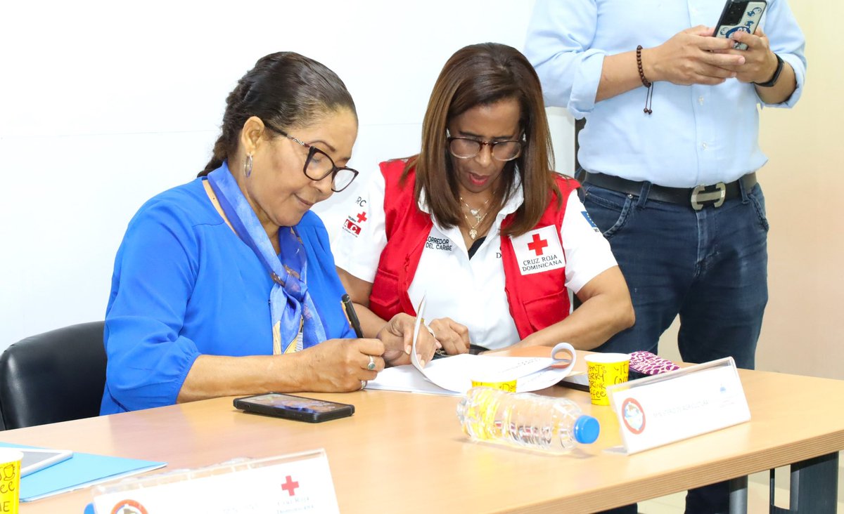 crdominicana's tweet photo. 🤩👉Taller de Validación con miras a promover el fortalecimiento de la gestión del riesgo de desastres y la resiliencia climática⛑️👍 https://t.co/DZ4KpV3jyl