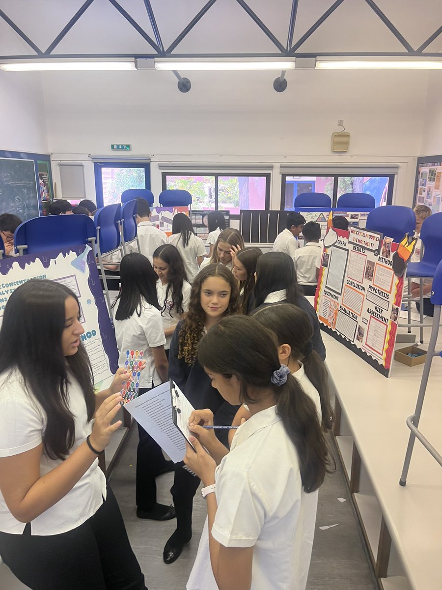 DColLearning's tweet image. An absolute pleasure watching students present their Science CREST awards today! A fantastic example of enquiry, investigation and collaboration. The buzz and excitement was electrifying
🔎🔬🙌🏽! Well done to all involved! 👏🏽@DCol_Science @DubaiCollege
