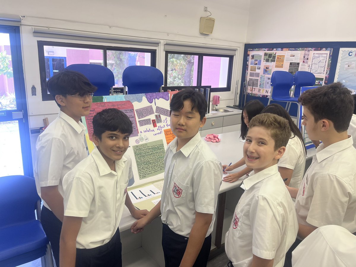 DColLearning's tweet image. An absolute pleasure watching students present their Science CREST awards today! A fantastic example of enquiry, investigation and collaboration. The buzz and excitement was electrifying
🔎🔬🙌🏽! Well done to all involved! 👏🏽@DCol_Science @DubaiCollege