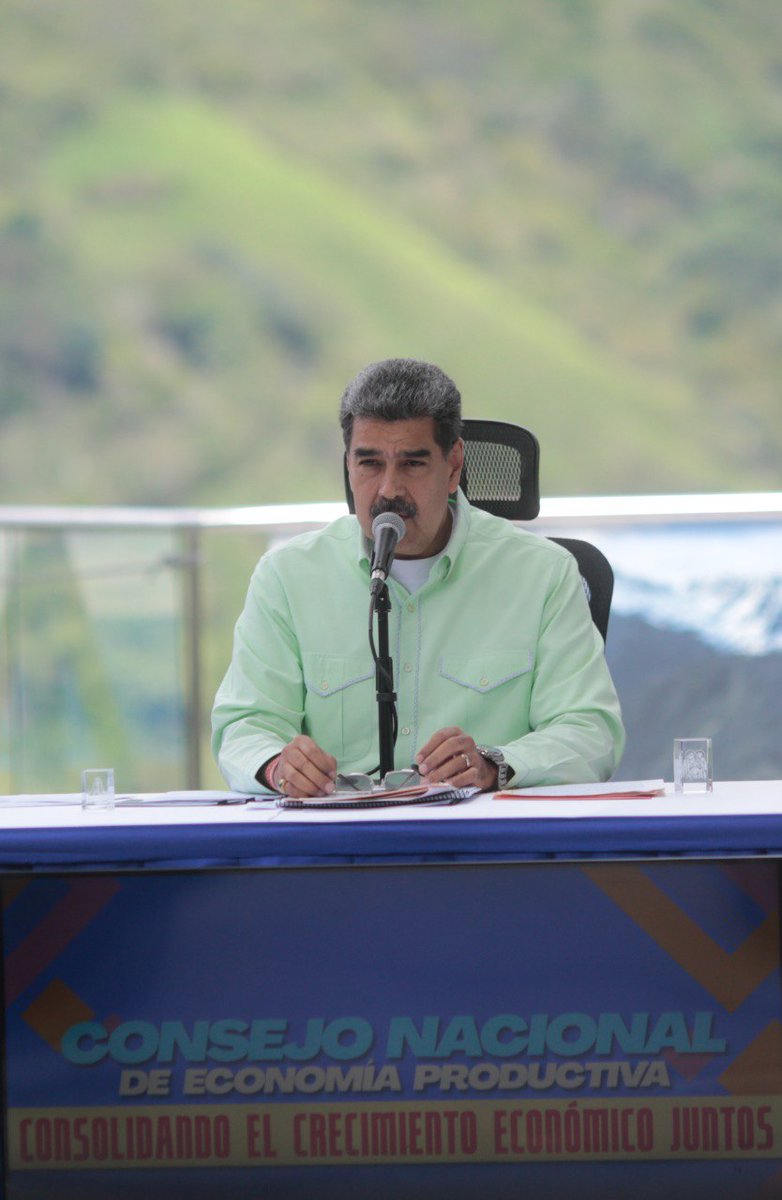 PresidencialVen's tweet photo. #Mérida El presidente @NicolasMaduro llamó a "ir elevando de manera sostenible, con la generación de riquezas, el nivel de vida: Construyendo el Estado Bienestar social que tuvimos en un momento dado y que vamos a tener, inclusive superior, al que ya conocimos", subrayó durante el Consejo Nacional de Economía Productiva Región Los Andes.