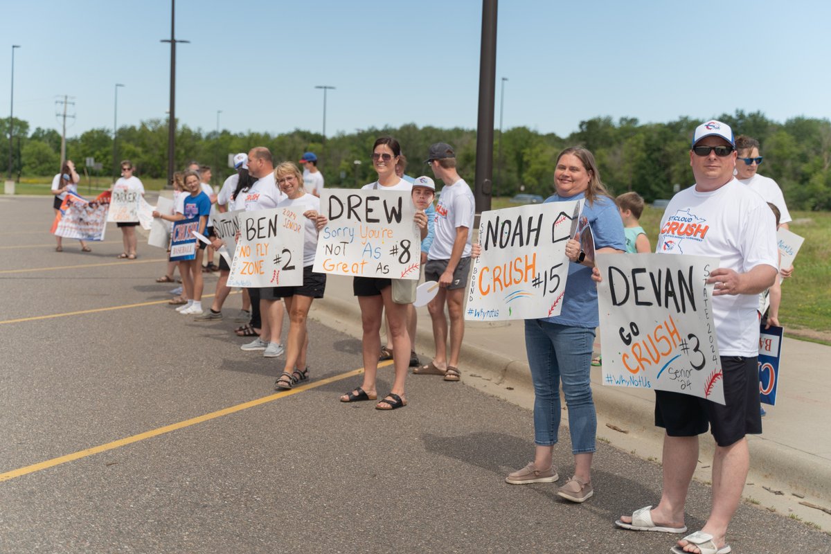 ISD742's tweet photo. Good luck to the Crush baseball Team at State today!🚌⚾️ #crushbaseball #statetournament #statesendoff #apolloandtech #742imagine https://t.co/cPJLhGBzum