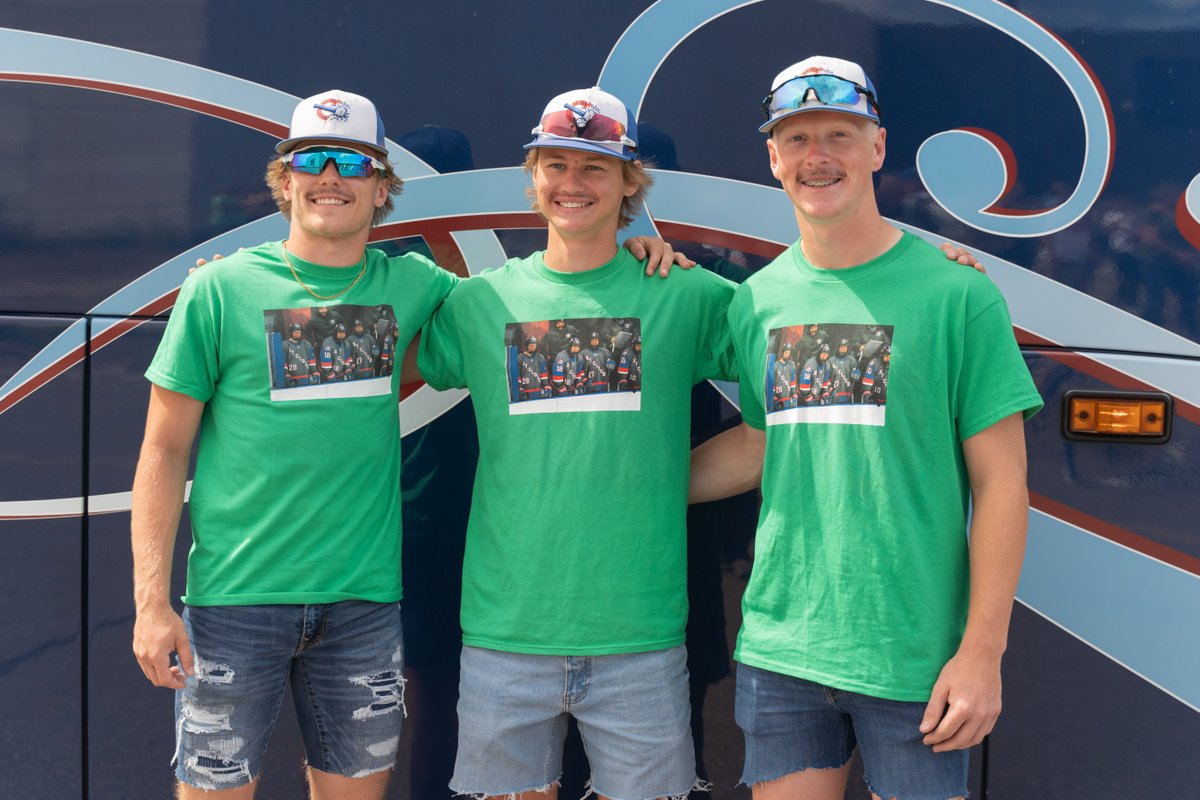 ISD742's tweet photo. Good luck to the Crush baseball Team at State today!🚌⚾️ #crushbaseball #statetournament #statesendoff #apolloandtech #742imagine https://t.co/cPJLhGBzum