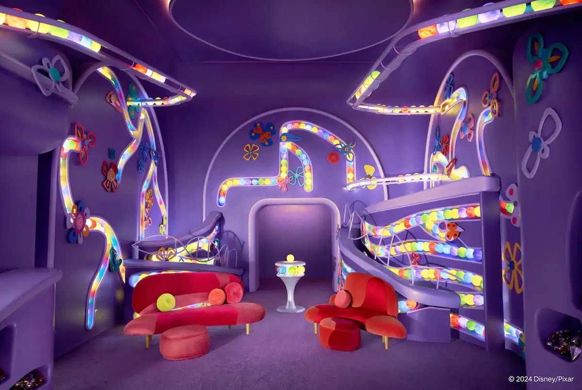 InsideOut_2's tweet photo. The console room, the memories and the sofa’s! AirBnb #InsideOut2 Las Vegas, Nevada, USA. https://t.co/alqsTF3f2K