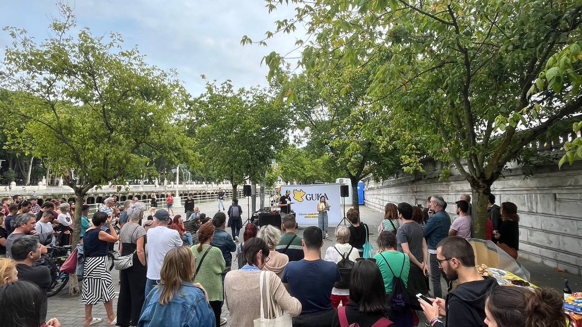 kontseilua's tweet photo. 🟡 @GUKAbilbon aurkeztu dute, Bilboko hainbat herri mugimendutako eta eragiletako euskaltzale aktibistok osatutako mugimendu partehartzailea, kolektiboa eta herrikoia. Bilbo osoan eta auzoz auzo euskararen alde egiteko, eragiteko eta eginarazteko egitasmoa. Kuraia on, lagunak! https://t.co/QQmt92ec2b