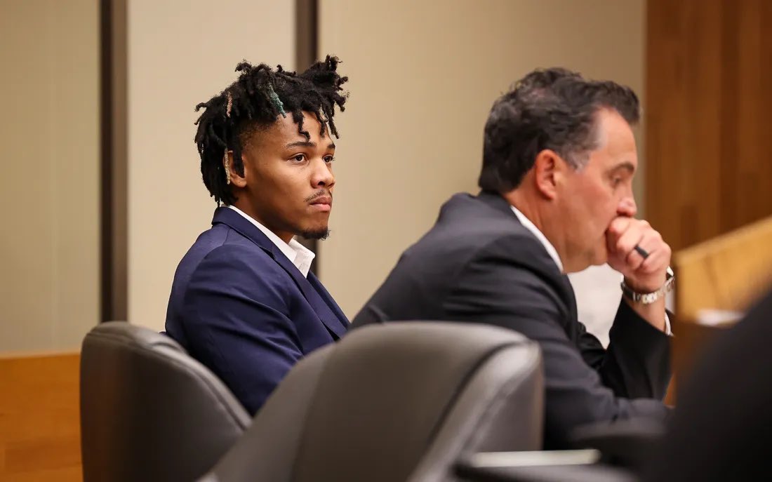 bigenewton36's tweet photo. They really need to Let This Guy BE GREAT and EXONERATE him from all this BS….Praying for Your WIN Nephew…ITS COMING…….@Sn1per_T #THEYHATING CAUSE YOU UP NEXT….GETS GREATER LATER….#ILLINOIS https://t.co/P51hpI7rRQ