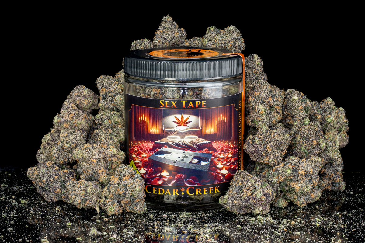 Sherb fuel &amp; concord grapes best describes the smell and flavor of this flower. Due to the lineage here, we genuinely have every box checked except the fact she’s finicky in the garden and makes you earn your money. But aren’t the best always particular? 😍🧬😈