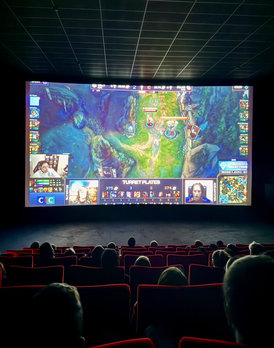 💙 Bravo à la <a href="/KarmineCorp/">Karmine Corp</a> pour cette belle victoire en #LFL, devant les spectateurs de la Viewing Party organisée par le CIC, au cinéma <a href="/pathefrance/">Pathefrance Takeover POC</a> d’Amiens !
🗓️ RDV jeudi prochain à Toulouse pour la prochaine VP. 
#CIC_Esport #Kcorp