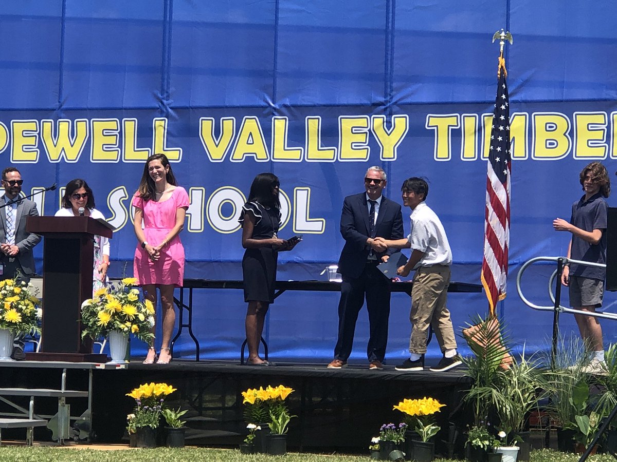 KymHarjes's tweet photo. Congratulations to the 2024 class of @Timberlane_HV Special congrats to our sweet son! #offtohighschool #thanksforthememories ππΊπ https://t.co/WSoVjcG2Kr