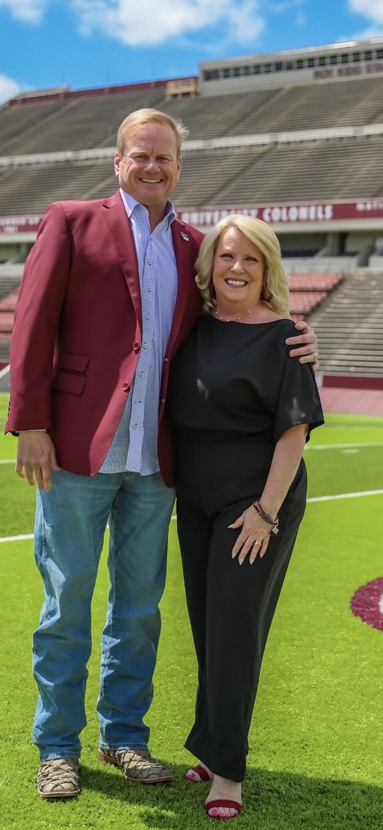 EKUWWells's tweet image. How it Was!           How it’s Going!!          

Happy 26th Anniversary to my wonderful wife - My Lil Jenny!! Love you girl!! Thanks for everything!! #TeamFam