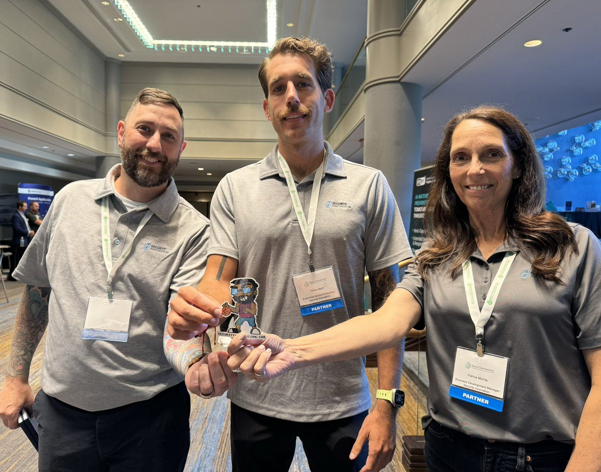 utollwi's tweet image. Meet @SecInnovation here at #DataConnectors Boston to learn about their own testing and cyber security training capabilities. &lt;&lt;I love their sticker.