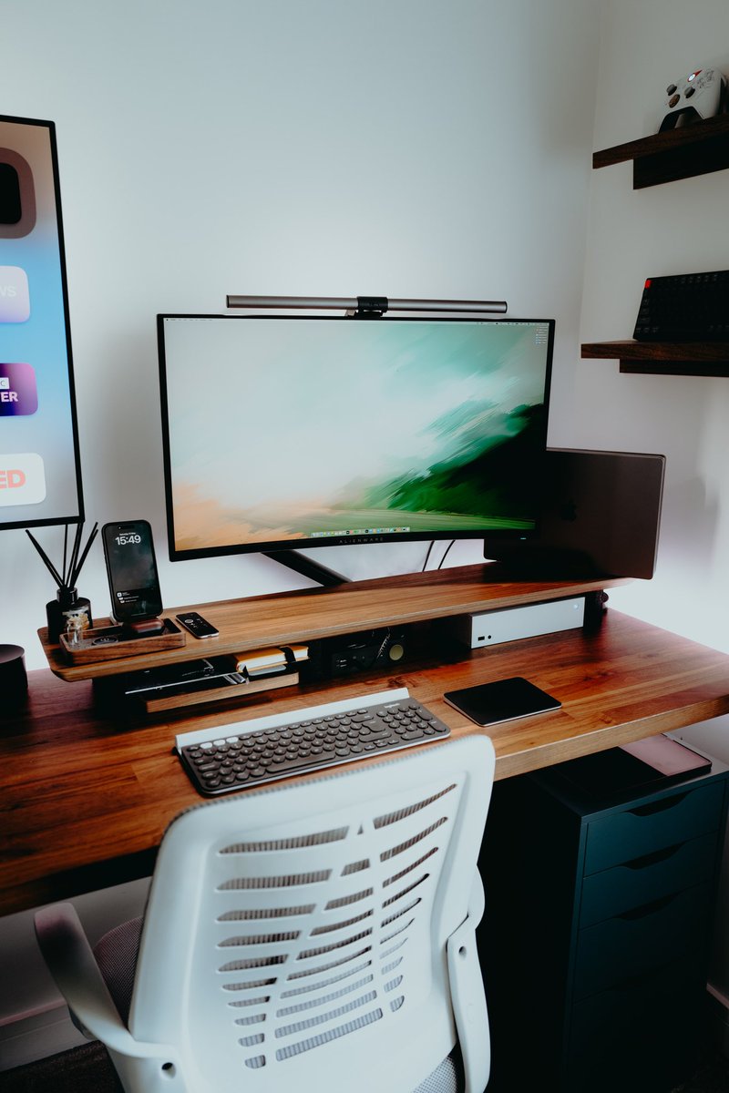 Slt4K's tweet photo. @ByteReview I’ve been super impressed with QD-OLED. Doesn’t seem any less bright than the Studio Display https://t.co/O4MTzJVxIB