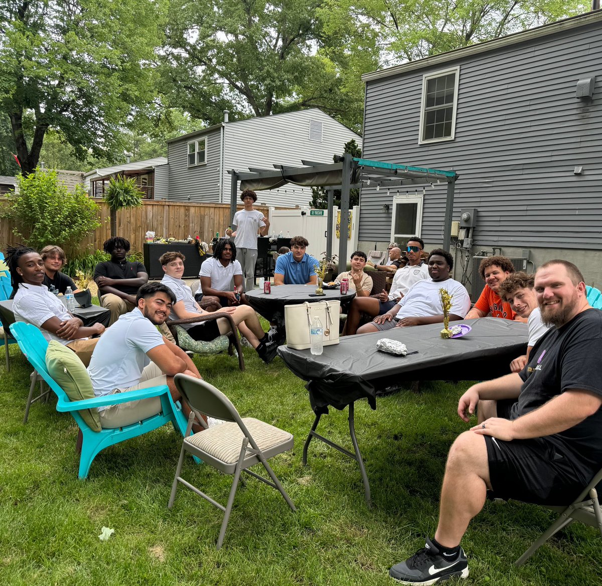 Max Crush (@mcrusha) on Twitter photo Great group of current and former players over at York's house. Congratulations to this Senior class on graduating ! Awesome to all get together one last time to reminisce and talk a little football!
<a href="/LakeBraddockFB/">Lake Braddock 🏈</a> Great group of current and former players over at York's house. Congratulations to this Senior class on graduating ! Awesome to all get together one last time to reminisce and talk a little football!
<a href="/LakeBraddockFB/">Lake Braddock 🏈</a>