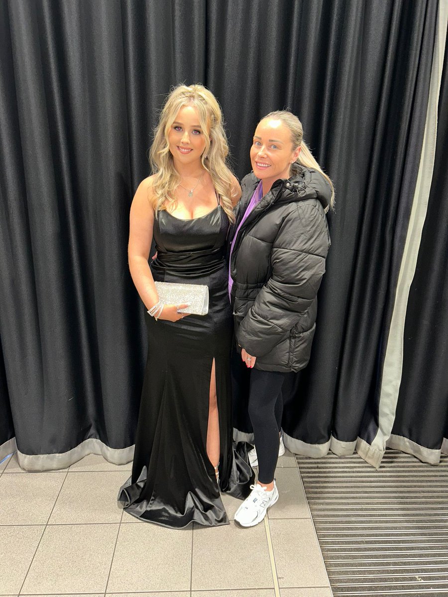jamesohara11's tweet photo. Our beautiful daughters Prom night tonight and doesn’t she look incredible. 

We love you @BrookeOHara_x hope you have the best night 💚 https://t.co/81VYtsD2Sa