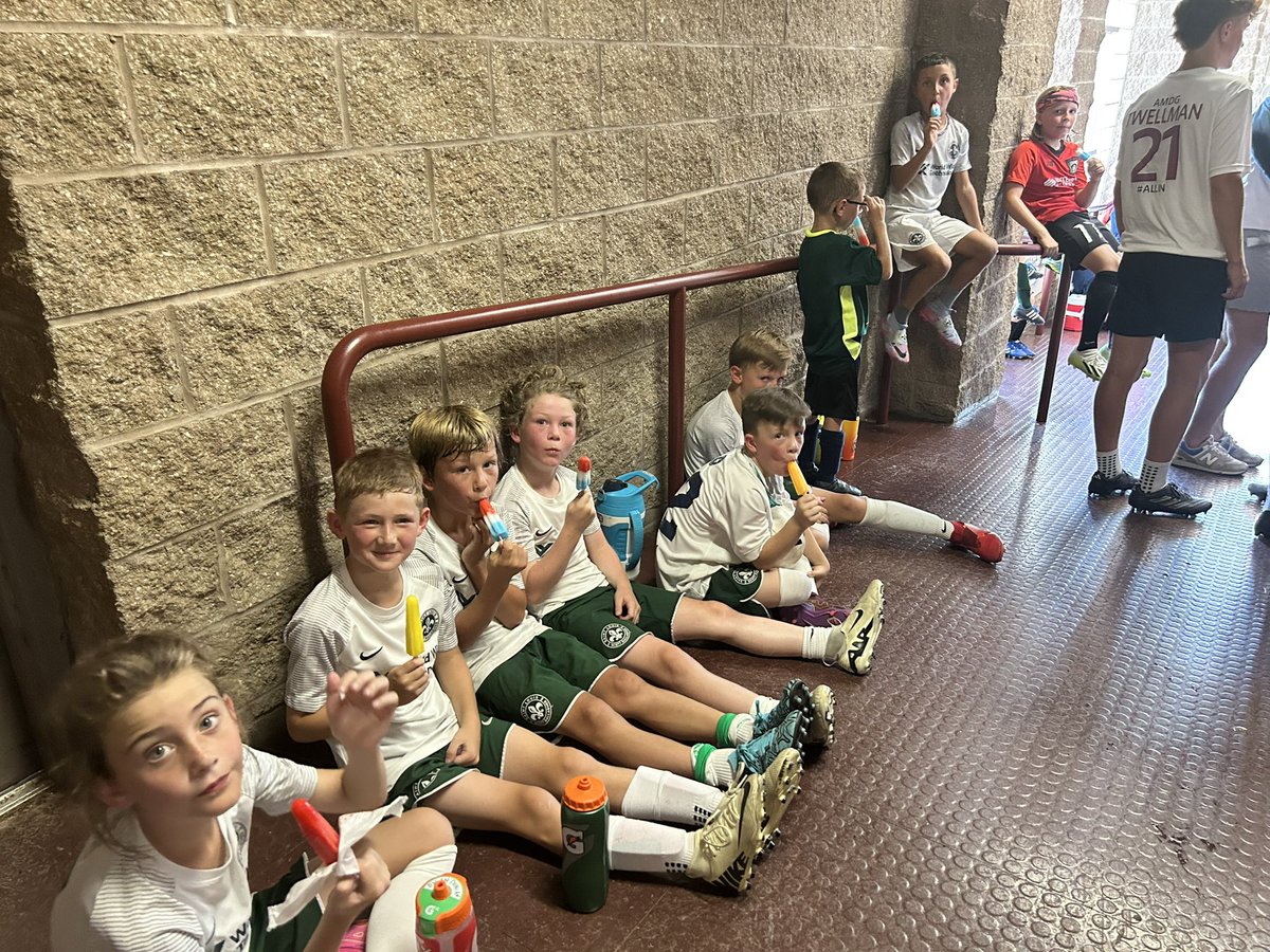 DeSmetSoccer's tweet photo. Another great day! Wear your team jersey day. Popsicles. PRIZES! And plenty of water. https://t.co/toHwxbzsq2