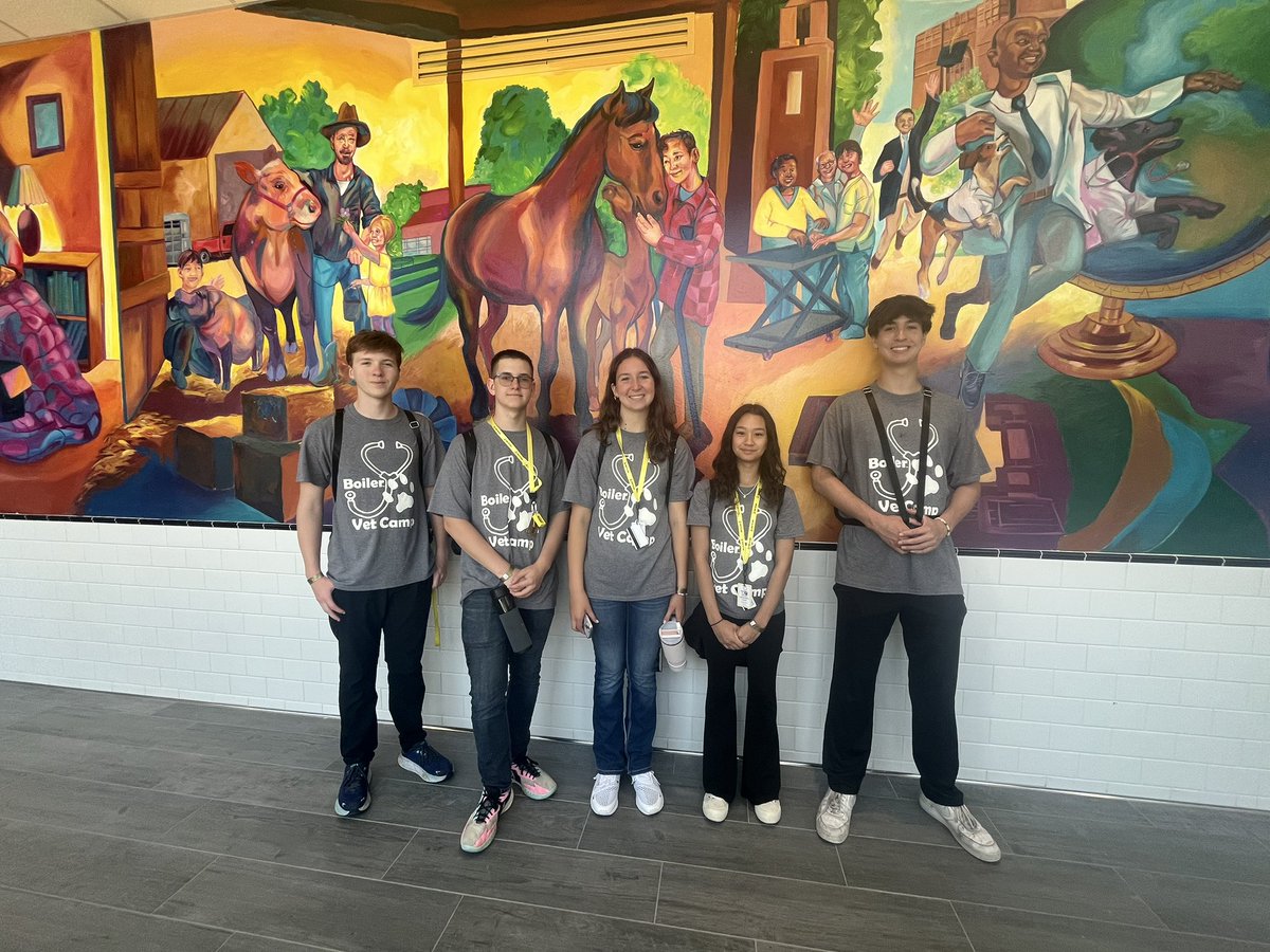 BoilerVetCamp's tweet image. #TeamDiesel loved getting to see our beautiful new mural! Fun fact: students and staff had a hand in painting it!