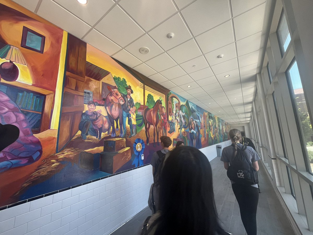 BoilerVetCamp's tweet image. #TeamDiesel loved getting to see our beautiful new mural! Fun fact: students and staff had a hand in painting it!