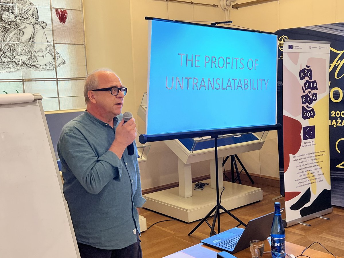 Oleh_Kotsyuba's tweet photo. Inspired talks by brilliant Polish poets and translators from English Kacper Bartczak and Jerzy Jarniewicz! We were so lucky to have them at the joint session of our #TranslatingUkraine Summer Institute and Archipelagos Translators Seminar!
Organized by @HURI_Harvard, @CanadianInstit3, @HarrimanInst, @CamUkrainistyka, @ualberta, @KolegiumWroclaw, @NewEastEurope , #Ossolineum.
Sponsored by @ShevchenkoSoc, @unwlacya, @razomforukraine, Coordinating Committee to Aid Ukraine, Fundacja Liderzy Przemian, Study Tours to Poland