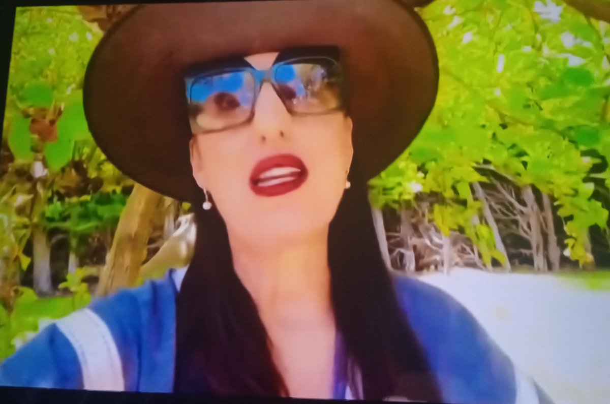 RebelAdict's tweet image. Rosy de Palma no es guapa, pero tiene un estilazo que vale más que la belleza  #PremiosModaRTVE