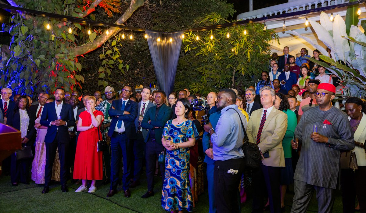 This evening, Minister of State <a href="/KabarebeJames/">James Kabarebe</a> joined <a href="/UKinRwanda/">UK in Rwanda 🇬🇧🇷🇼🇧🇮</a> to celebrate the UK National Day.

In his remarks, he commended the strong partnership between Rwanda and the UK on bilateral and multilateral levels.