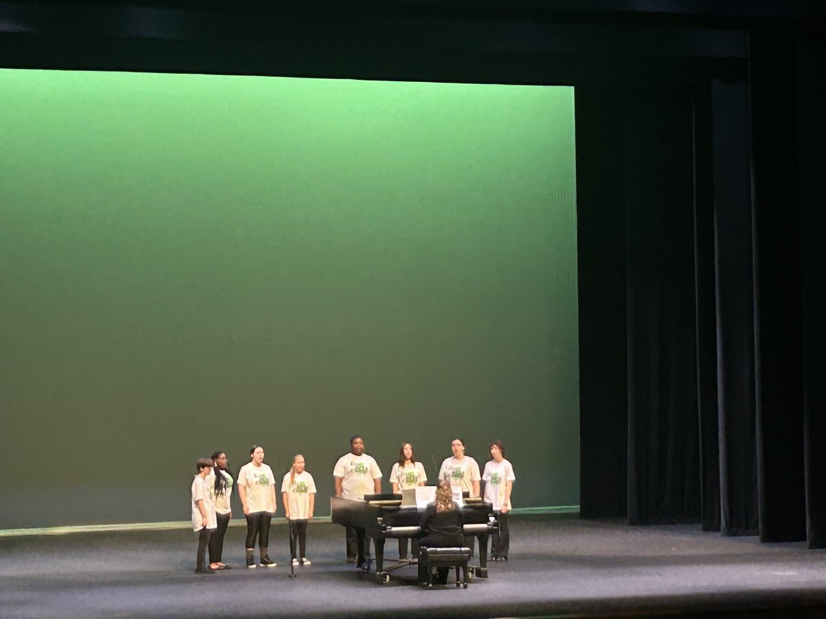 MsRankin_'s tweet photo. Really enjoyed the performances of the Lex2 Fine Arts Summer Camp this afternoon! 🎶🎭🎨 https://t.co/XTCqW3tg8s