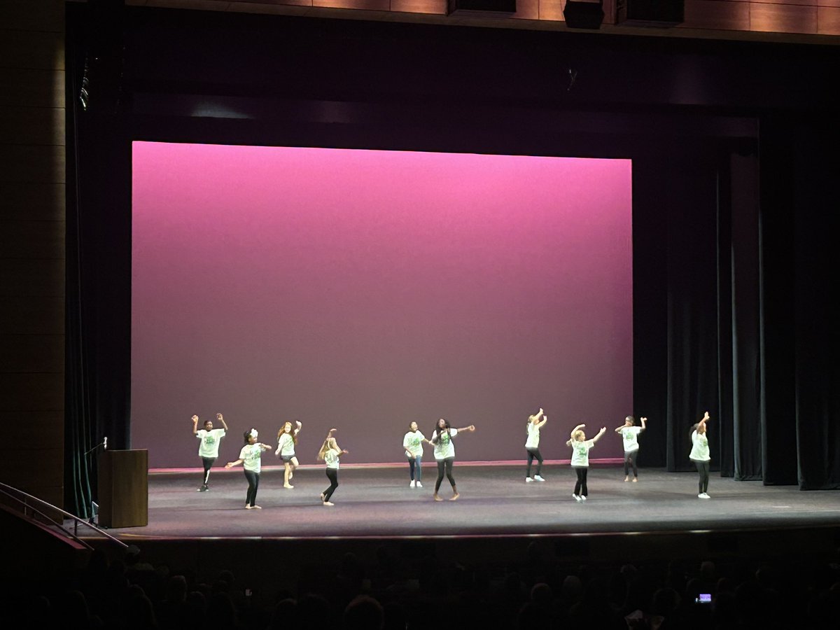 MsRankin_'s tweet photo. Really enjoyed the performances of the Lex2 Fine Arts Summer Camp this afternoon! 🎶🎭🎨 https://t.co/XTCqW3tg8s