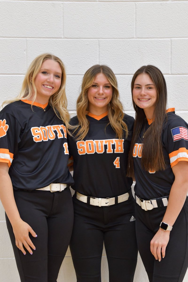 A little late…Our 3 all-conference selections:  ⁦<a href="/MaddiePool2024/">Maddie Pool</a>⁩ 
⁦<a href="/mease_abigail/">Abby Mease 2025</a>⁩ 
⁦<a href="/parkerleonard_/">Parker Leonard 2024</a>⁩ 
AND…congratulations to ⁦<a href="/alliemik7/">allie michalowski</a>⁩ for being selected Honorable Mention!

⁦<a href="/WWSathletics/">WWS Athletics</a>⁩ 
⁦<a href="/CamposLorie/">Lorie Campos</a>⁩