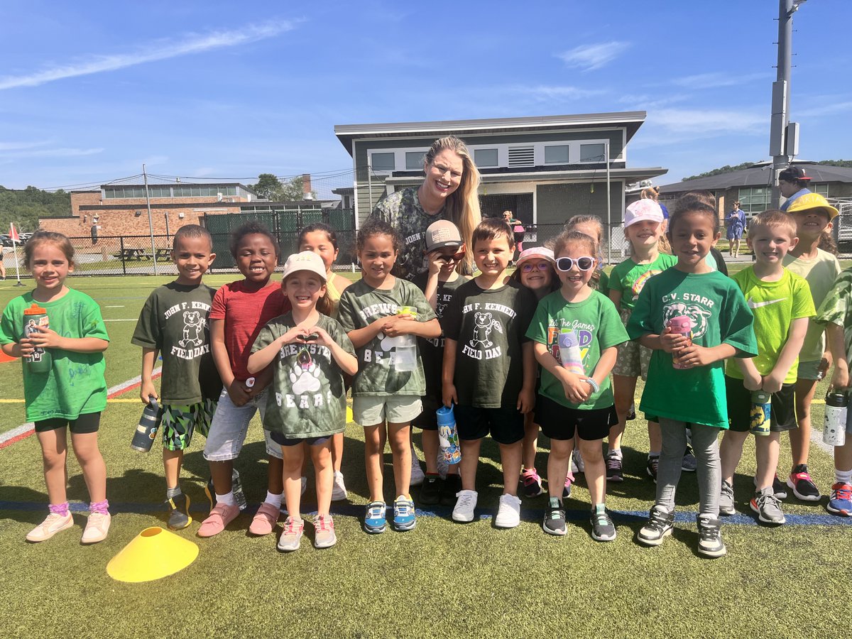 brewsterschools's tweet photo. ⚽️Field Day 2024 JFK! Kindergartners &amp; pre-k ran, jumped, bounced, hula-hooped, carried &amp; balanced their way through games &amp; courses. A favorite station for many was the giant parachute. What a great morning! Thank you JFK PE teachers for organizing! #BrewsterPride https://t.co/cMNQj6tLDT