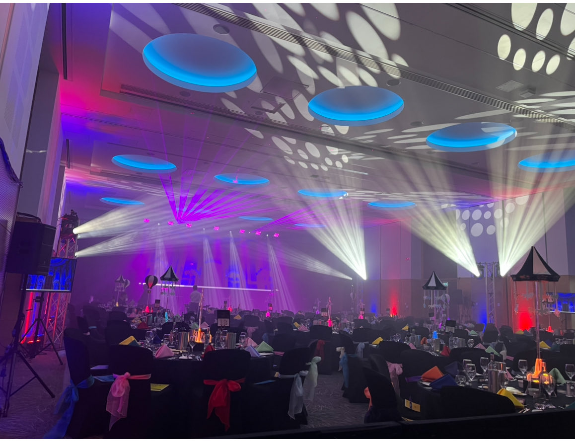 pa_hire_oxford's tweet image. #Sound #Lighting #Led_Screens #Staging #Lasers #AV #Audio_Visual #intelligentlighting #movinglights #fixtures #lightingdesign #lighting #fx #sound #lighting #ledscreens #Staging #rigging #Crew #Av #Sound_And_Light_Guys #Full_Production #corporate #corporateevents #Corporatedesign