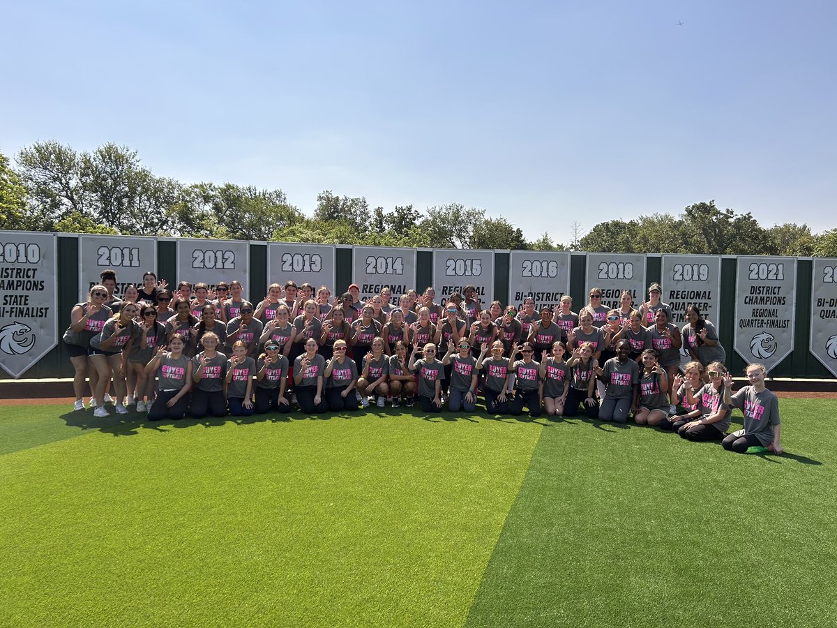 GuyerSoftball's tweet photo. 🥎Wrapped up camp week today🥎
Future looks bright on the Southside!!
#ExcellenceIsStandard https://t.co/06dFHfSc6z
