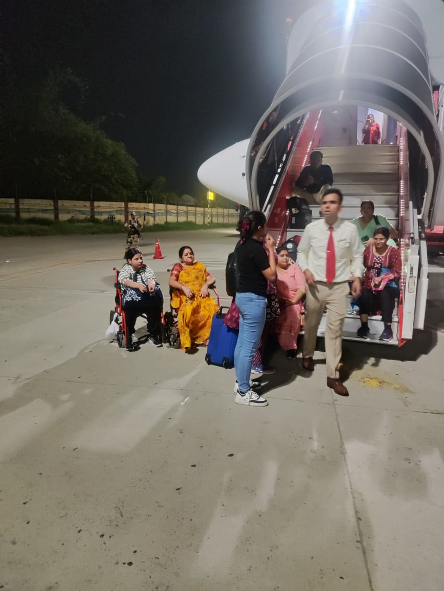 SamirNyk's tweet photo. Heartbreaking scene on IX-559: delayed, rerouted &amp; abandoned. Passengers, including differently-abled, seniors &amp; infants, left to fend for themselves after the pilot &amp; crew walked off in Kolkata at midnight. This is unacceptable! @AirIndiaX @DGCAIndia @Ministry_CA @AAI_Official https://t.co/UlcxPjSGKE
