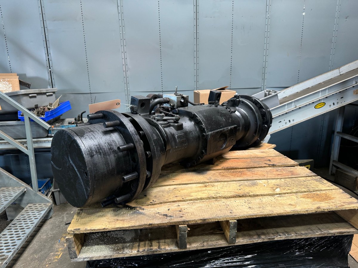 AbsoluteParts's tweet photo. Drive axle cleaned, inspected and ready to ship to customer today.
#forkliftparts #usedforkliftparts #usedforklift https://t.co/Qjjnzqax7i
