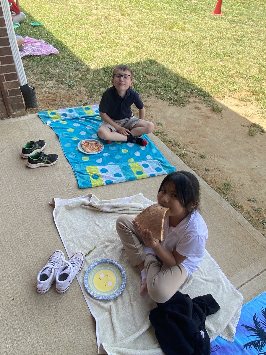 It was a great day for a Bingo Pizza Party! ☀️<a href="/SVanSickle12/">Mrs. Van Sickle</a> <a href="/rbpsEAGLES/">Red Bank Primary</a> #RBBisBIA