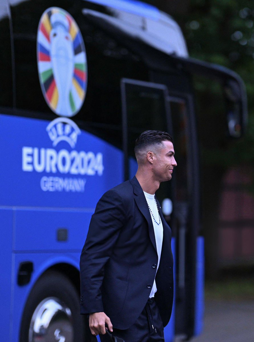 EL QUE NO CONFÍE QUE SE VAYA A LA MIERDA.

VAMOS 🇵🇹🐐