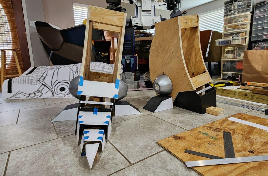 KingbotCustoms's tweet image. 8-foot Unicron-update: Unicron's feet & ankles starting to take-shape! Side "toes" are made & front-toe step-down templates are place-takers for a visual til I make the actual-parts. ๐ค๐ Starting to come to life a little bit! Also updating this project on FB, IG & TFW2005๐๐