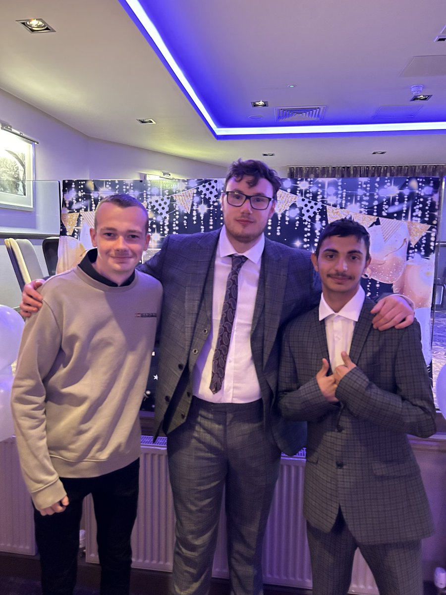 HBAcademyGlas's tweet photo. Our 2024 School prom is in full swing @Loks_Kitchen . Our young people are looking fabulous, dancing their hearts out and having a night to remember 💃🕺#learningtogrowtogether https://t.co/TrLno7Qwq1