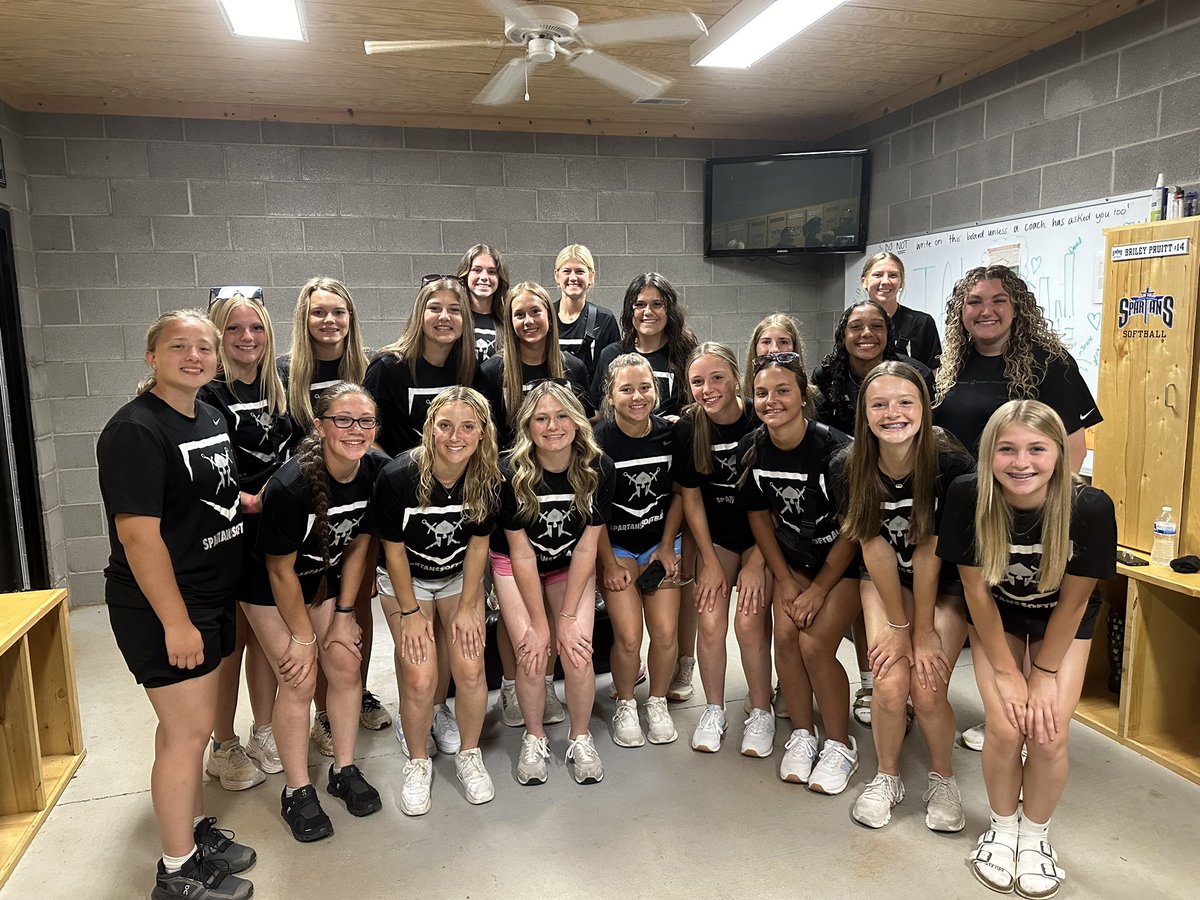 SouthWarren Softball tweet media