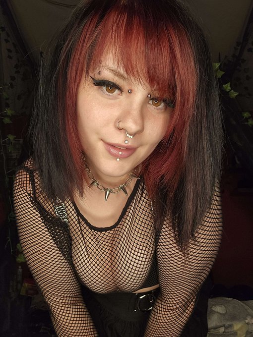 New piercings and hair for my birthday today x https://t.co/qFXVGDqnMC