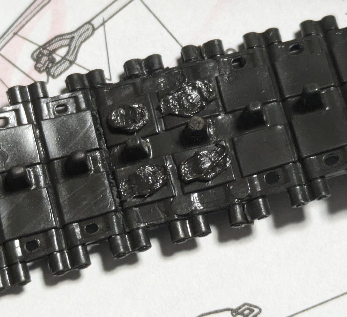 4J3nBVbE2JJcrxt's tweet image. #プラモデルライフ
#戦車模型普及委員会
#74式
不定期、オデの74。
年に数回しか用途がなかったハンダが今年は大活躍でし。
そすて、ここに74のボデーがもう１つ。
そすてヤメラレナイトマラナイのワクワク。
模型、とにかく楽すぃ〜。
あっ…4輌とも未完成です…。