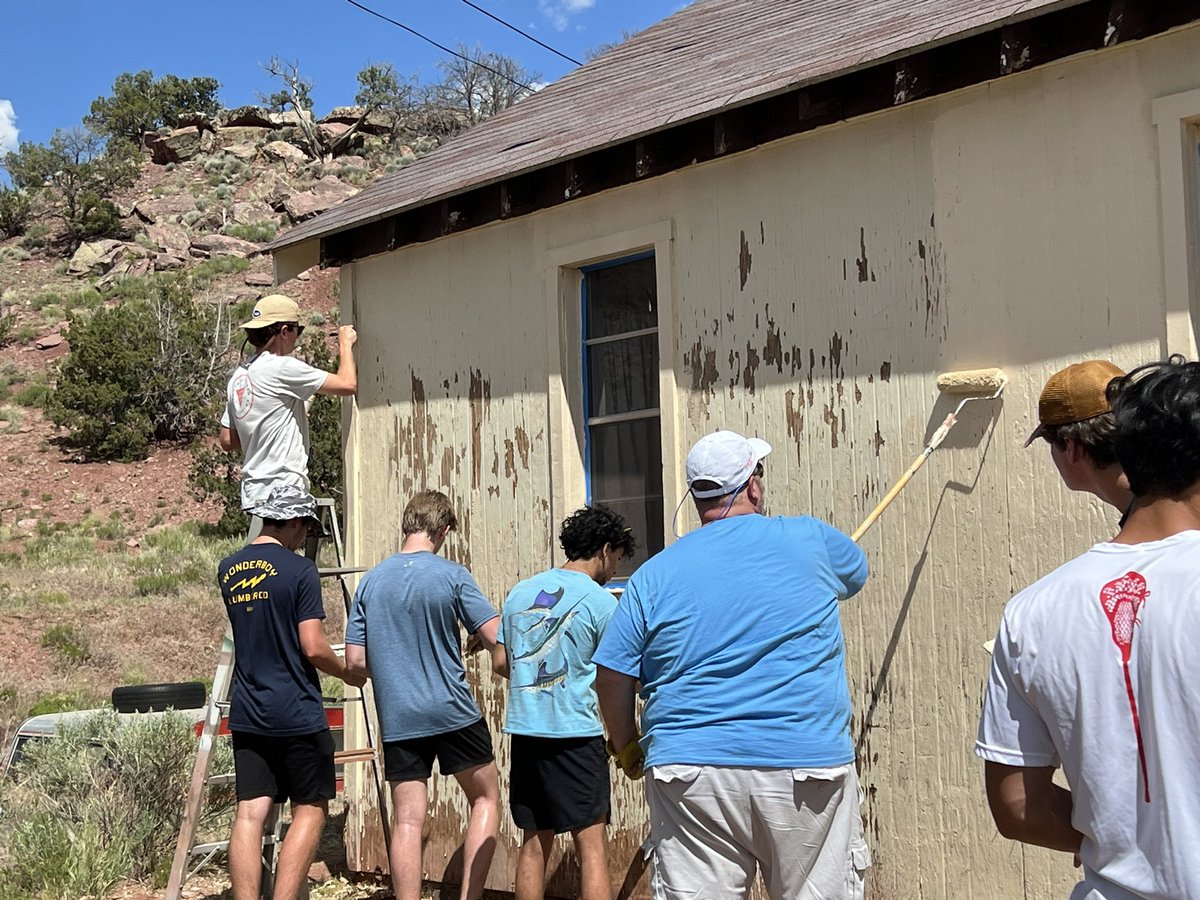 CHSBRmissions's tweet photo. Let the painting begin! It was a hot afternoon, but this crew kept their cool and made lots of progress! #FirstCoat #HauteCouture #WhiteBeanHummus #Klagetoh2024 https://t.co/oTnkxAXDwC