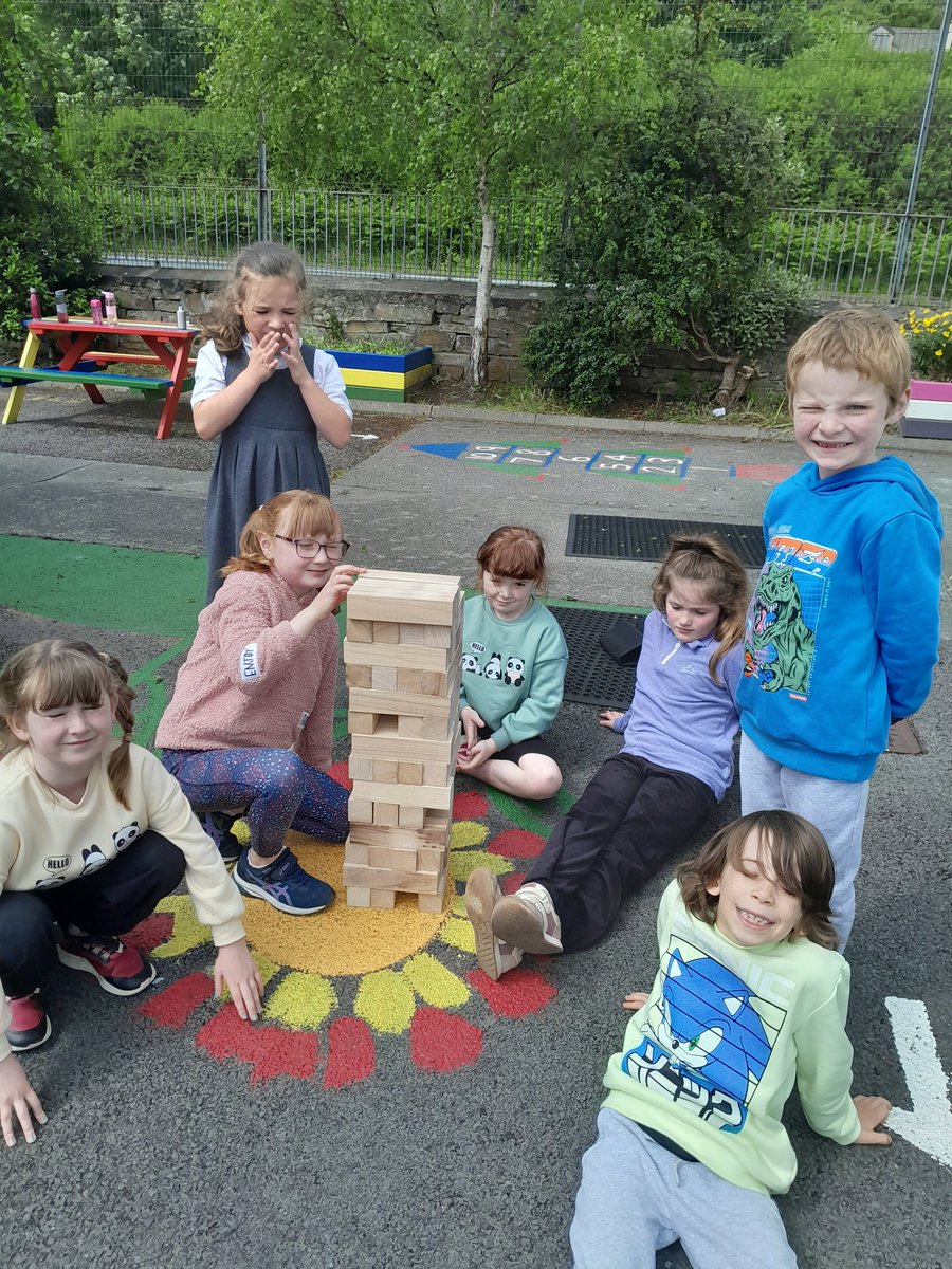 MsOConnorsClass's tweet photo. Day 1 of Active Schools week. Enjoying parachute games, big games outside and learning basketball skills. https://t.co/Qlb84lpuZ6