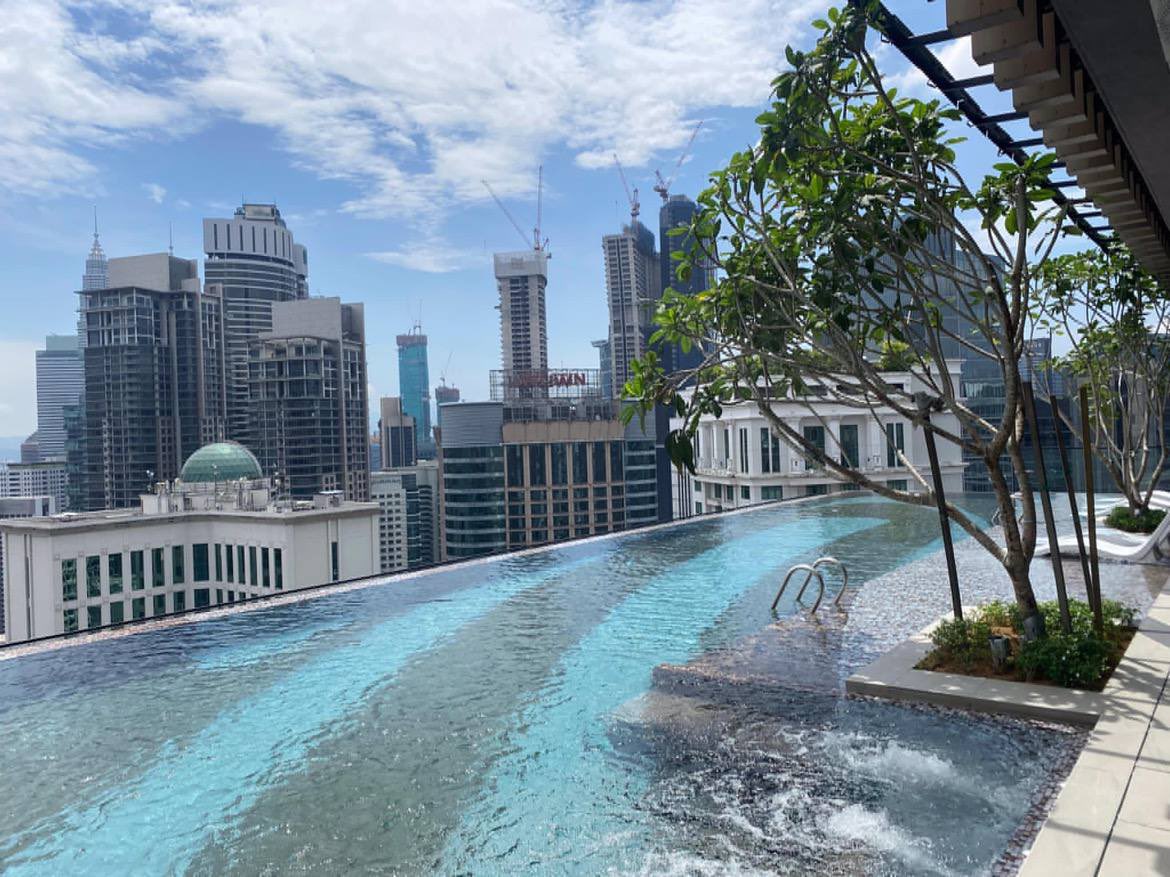 staycationig's tweet photo. Antara new hotel dekat Bukit Bintang. Jadi senanglah nak hunting makan area Bukit Bintang if korang check in sini. Hotel cantik. View dari kolam dia sangat cantik. 🤓

📍Sleeping Lion Suites, Jln Walter Granier, Bukit Bintang KL https://t.co/cuanjPJfOk