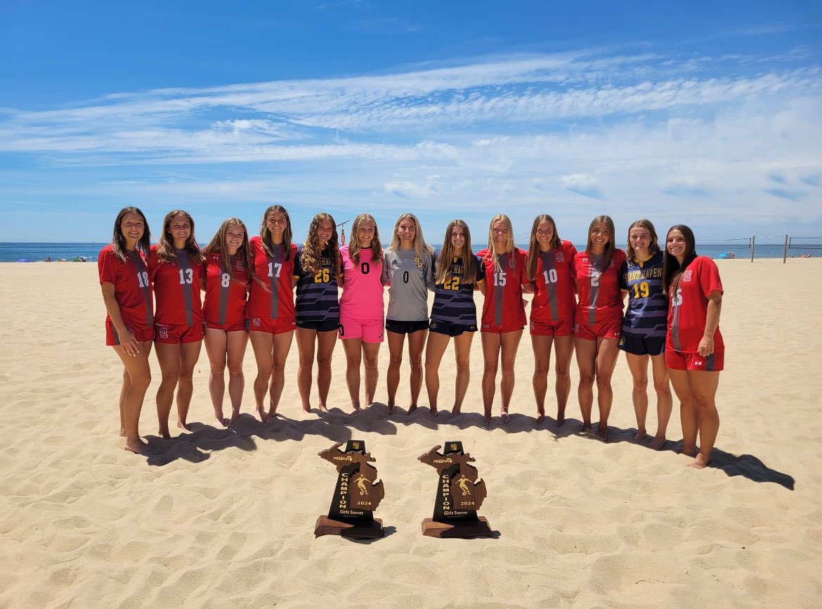 Two lakeshore teams, two semi final games! Played a lot of travel with a lot of these girls. Go Lakers! Go Bucs!