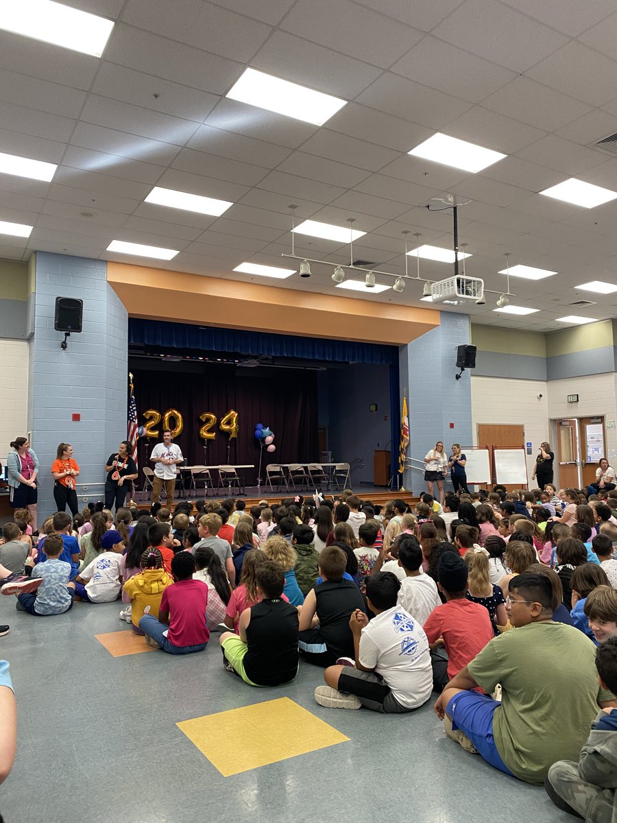 Happy #lastdayofschool! Students and staff celebrated with a #trivia game and farewell slideshow for <a href="/Gordon_ChrisG/">Chris Gordon</a> ! We wish our panthers a very happy and healthy summer break☀️🌊 <a href="/AACountySchools/">AACPS</a> #AACPSAwesome