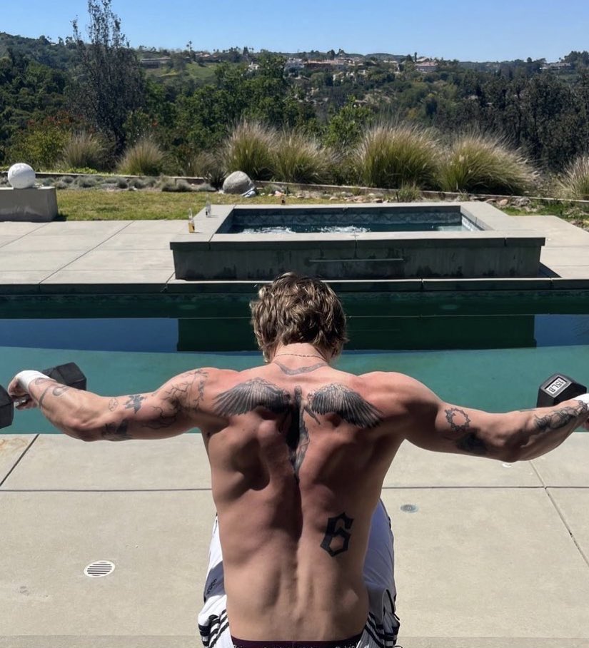 vincenzohacker's tweet photo. daily dose of vinnie hacker 🥵 https://t.co/JrjBgE7F40