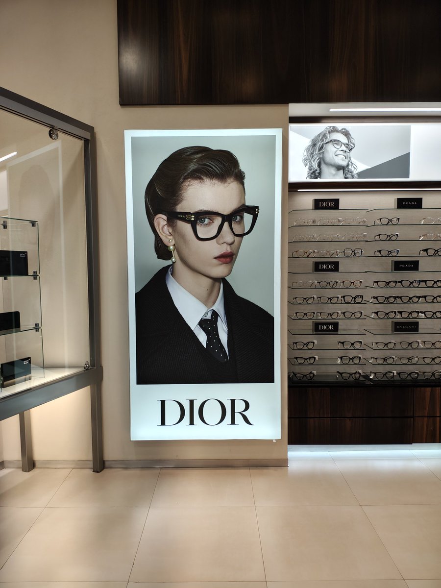 robotromantico_'s tweet photo. #Chambitas #Dior https://t.co/ocGFSTaqP5