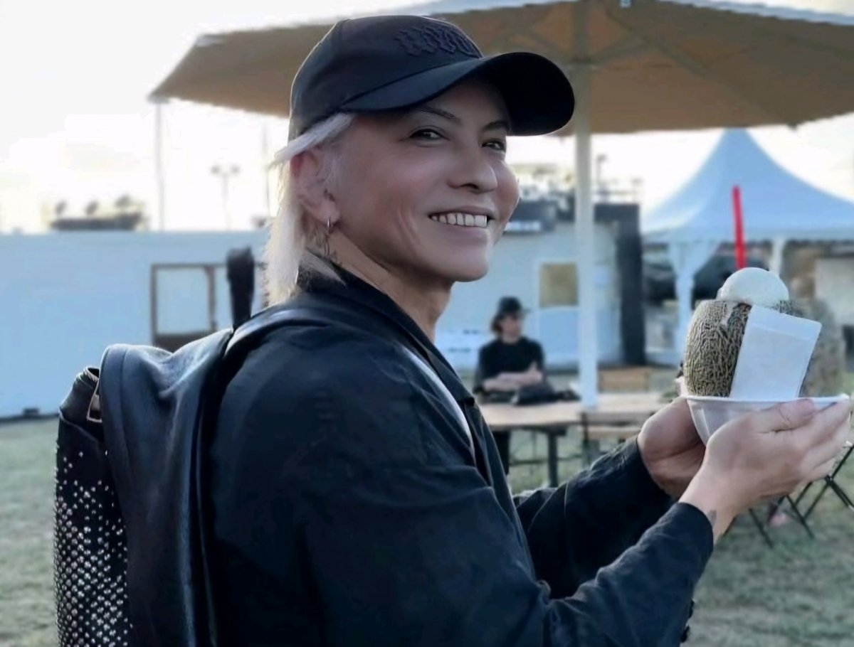 igkI2YKf4uERnQv's tweet photo. そっかー
Kenちゃんお薦めのメロンの美味しい食べ方はこれかあ☺️ https://t.co/c9SMVz25Z2