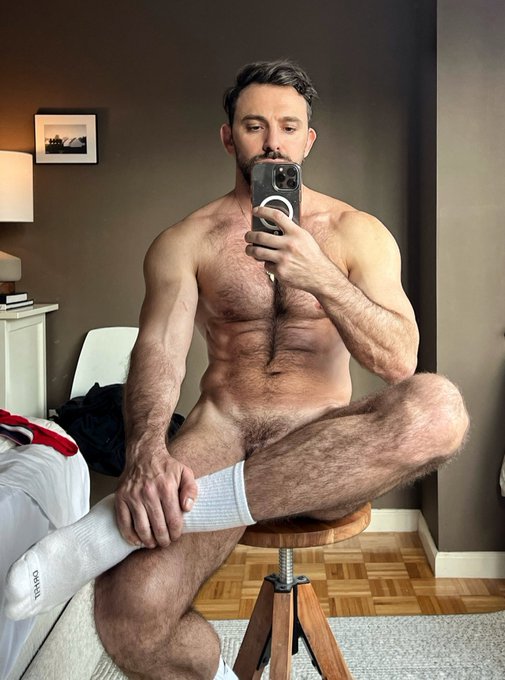 Sniff sniff bitch 🧦 https://t.co/wl3PpLYMr5