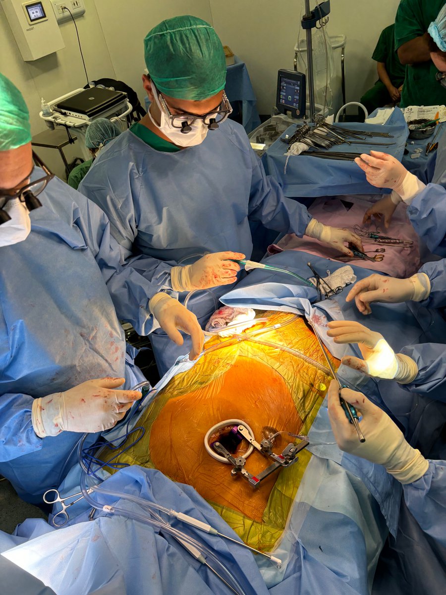 TulioCaldonazo's tweet image. It&apos;s a pleasure to be in South America, assisting with the launch of a minimally invasive program with this incredible group in Rio de Janeiro 🇧🇷

Congratulations @VlanderGomes for your amazing team!

👏🏻Special thanks: @Wexler_Surgical @Designs4Vision