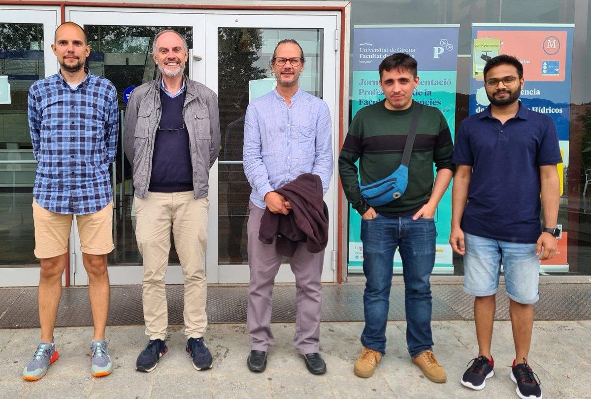 Today, <a href="/Leo_Gross_IBM/">Leo Gross</a> delivered a fascinating talk about studying on-surface chemical transformations using AFM/STM techniques. Awesome talk and fruitful discussion!  👍