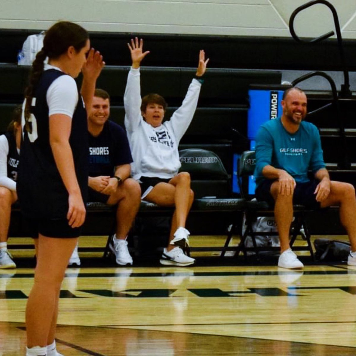 sJeter12's tweet photo. Summer hoops vibe. 😎🐬🏀 https://t.co/tSHRlPICV0